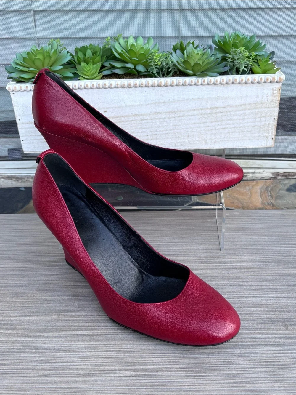 GUCCI Leather Wedge Pumps
